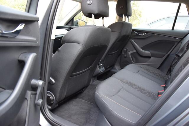 Skoda Kamiq 1.0 TSI 111PK Ambition | Org. NL | BOVAG Garantie | Acheruitrijcamera | Virtual Cockpit | Navigatie | Full LED | 16'' Velgen | Cruise Control | Airconditioning |