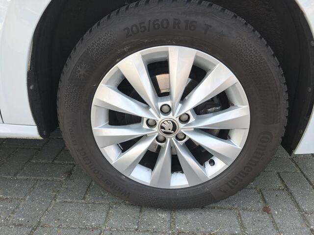 Skoda Kamiq 1.0 TSI 110pk Ambition / App-Connect / Navi By App / 15" LMV