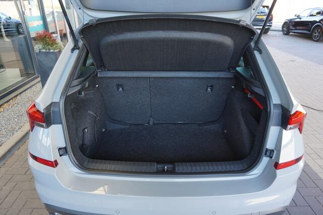 Skoda Kamiq 1.0 TSI Business Edition | Pano | Carplay |