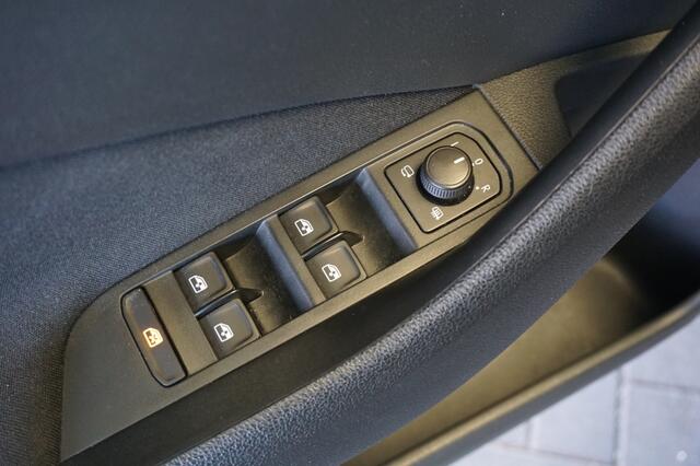 Skoda Kamiq 1.0 TSI Business Edition | Pano | Carplay |