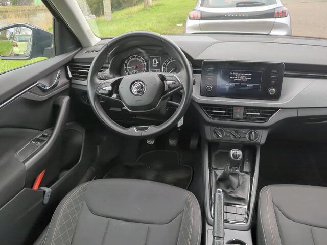 Skoda Kamiq 1.0 TSI 110pk Ambition / Airco / Parkeersensoren / Metallic