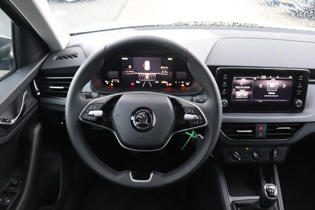 Skoda Kamiq Essence 1.0 85 kW / 115 pk TSI SUV 6 versn. Hand | Trekhaak | Parkeersensoren | Cruise Control | Apple Carplay/Android Auto