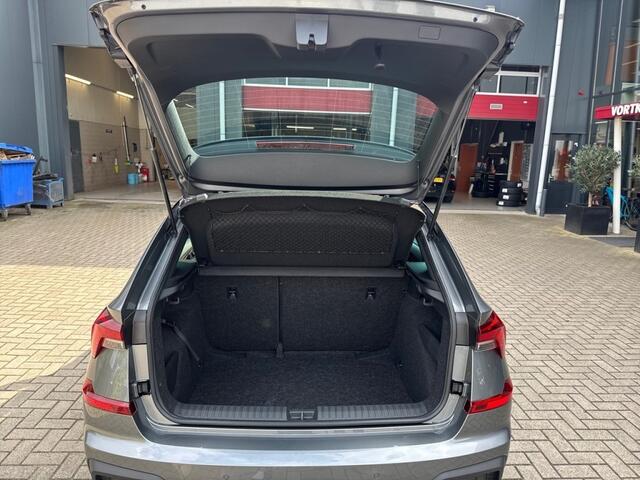 Skoda Kamiq 1.5 TSI DSG MONTE CARLO TREKHAAK/GLAS-DAK/STUURVERW/CAMERA/CARPL