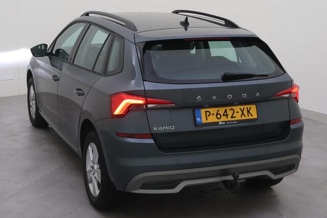 Skoda Kamiq 1.0 TSI Ambition Metallic/ Led/ Airco/ APP/ Haak Elektrisch / 16 lmv