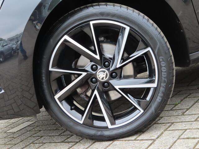 Skoda Kamiq 1.5 TSI ACT Monte Carlo DSG | pano dak | camera | stoelverwarming | groot navigatie