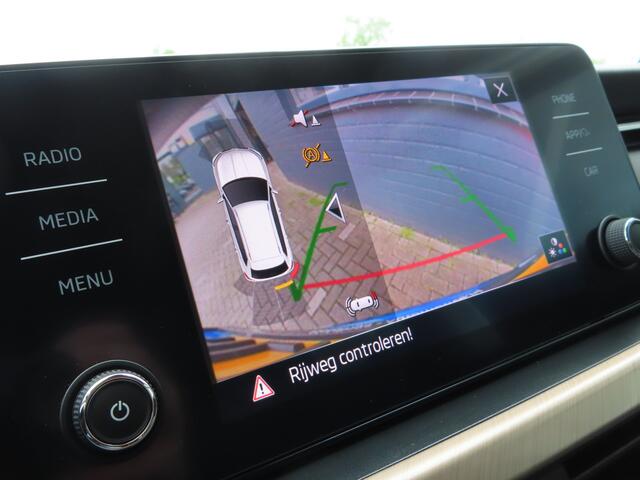 Skoda Kamiq 1.0 TSI Style DSG | canton soundsystem | stoelverwarming | camera | adaptive cruise