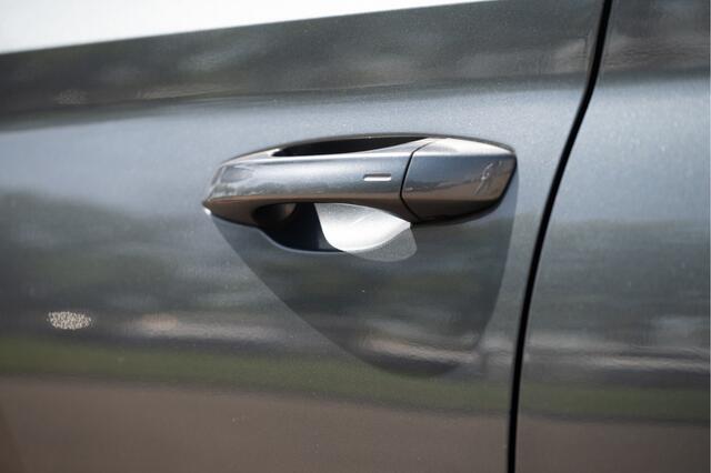 Skoda Kamiq 1.0 TSI Style | Navi by App | El. Trekhaak | Camera | Elek. Achterklep | Keyless | 17"