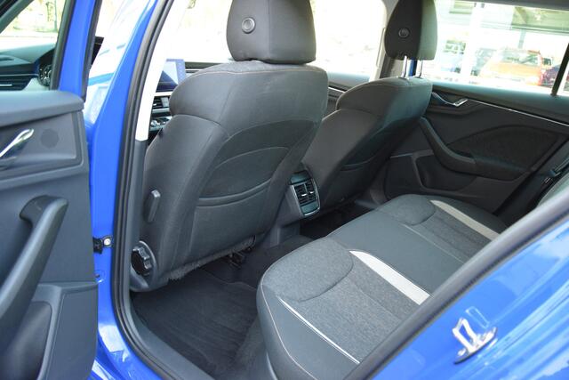 Skoda Kamiq 1.5 TSI 150PK ACT Business Edition | Org. NL | BOVAG Garantie | Trekhaak | Achteruitrijcamera | Virtual Cockpit | Full LED | Verwarmde Stoelen&Voorruit | Cruise&Climate Control |
