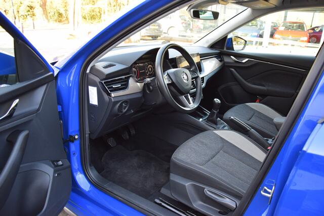 Skoda Kamiq 1.5 TSI 150PK ACT Business Edition | Org. NL | BOVAG Garantie | Trekhaak | Achteruitrijcamera | Virtual Cockpit | Full LED | Verwarmde Stoelen&Voorruit | Cruise&Climate Control |