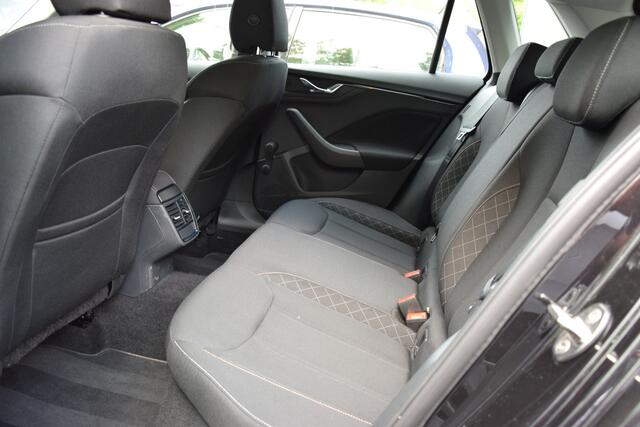 Skoda Kamiq 1.0 TSI 110PK Ambition | Org. NL | BOVAG Garantie | Cruise Control | 16'' Velgen | Full LED | DAB+ | Apple Carplay/Android Auto | Airconditioning | Multifunctioneel Stuur |