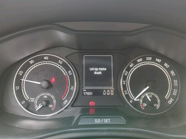 Skoda Kamiq 1.0 TSI Ambition Unieke KM. Stand/ Steel Grey/ Airco/ Led/ APP/ Parkeersensor / 16 lmv