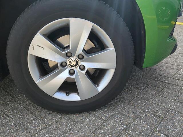 Skoda Kamiq 1.0 TSI Ambition / Mettallic/ Led/ Airco/ APP/ Parkeersensor/ 16 lmv