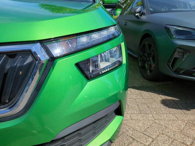 Skoda Kamiq 1.0 TSI Ambition / Mettallic/ Led/ Airco/ APP/ Parkeersensor/ 16 lmv