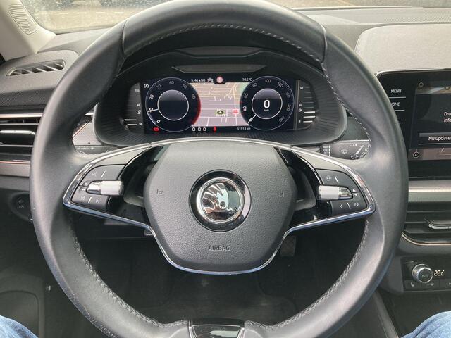 Skoda Kamiq 1.0TSI/110PK Business Edition · Panoramadak · Apple Car Play · Navigatie · Parkeersensoren
