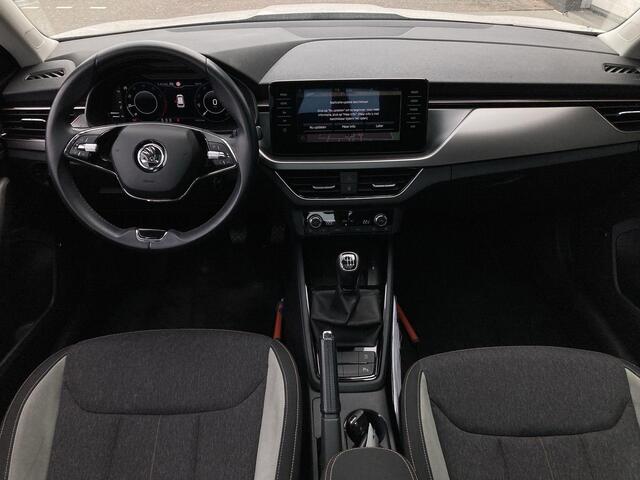 Skoda Kamiq 1.0TSI/110PK Business Edition · Panoramadak · Apple Car Play · Navigatie · Parkeersensoren