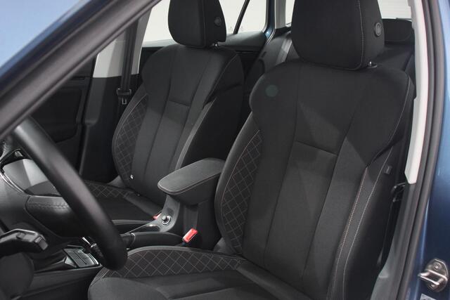 Skoda Kamiq 1.0 TSI Ambition 116 Pk Navigatie Cruise Control Lane Assist DAB LED Parkeer sensoren