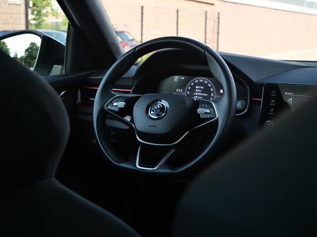 Skoda Kamiq 1.0 TSI 116 Pk Business Edition Automaat 18 inch / Camera / Pano-dak / Apple Carplay
