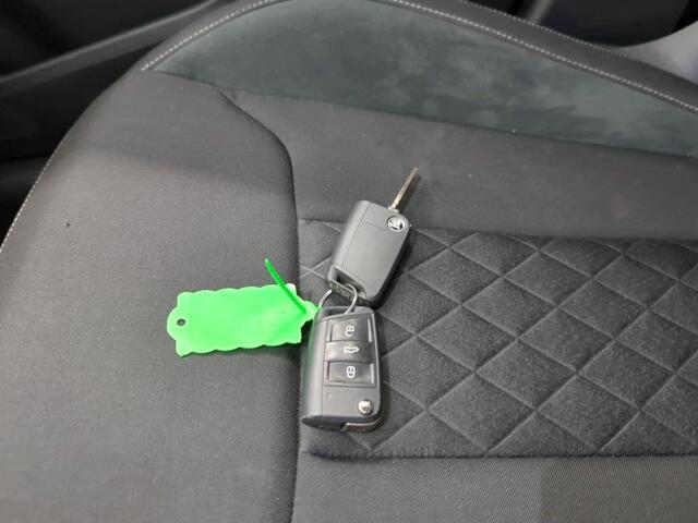 Skoda Kamiq 1.5 TSI ACT Sport Business Sfeer | Climate | Donkere Hemel | Sport Stoelen | Multi Media | Carplay | Navi | Bots | Cruise | NL-Auto | Volledig Onderh.