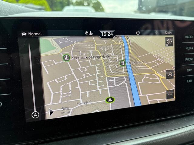 Skoda Kamiq TSI Automaat Panorama Dak Leder Virtual cockpit Parkeerhulp Winterpakket