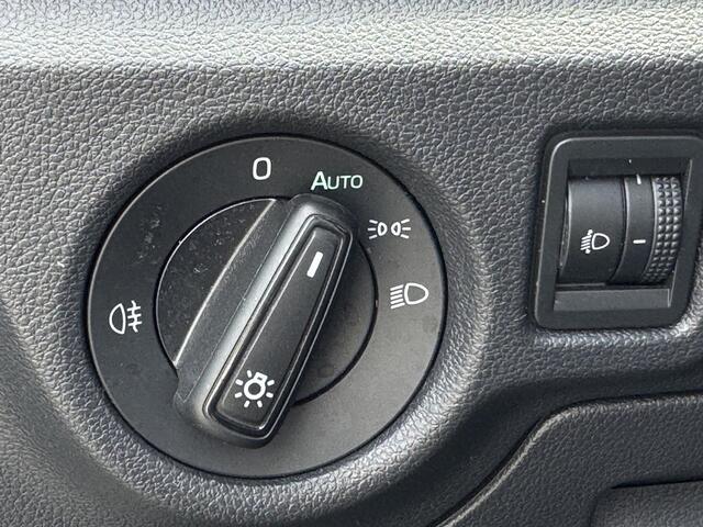 Skoda Kamiq 1.0 TSI Sport Business | Camera | 18LM | Panodak | Sportstoelen | App-Navi