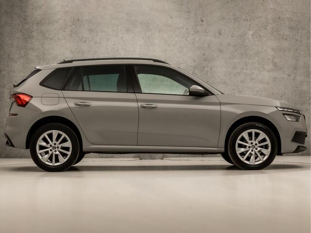 Skoda Kamiq 1.0 TSI Sport (APPLE CARPLAY, GROOT NAVI, CLIMATE, GETINT GLAS, ZWART HEMEL, SPORTSTOELEN, LED KOPLAMPEN, CRUISE, PARKEERSENSOREN, NIEUWSTAAT)