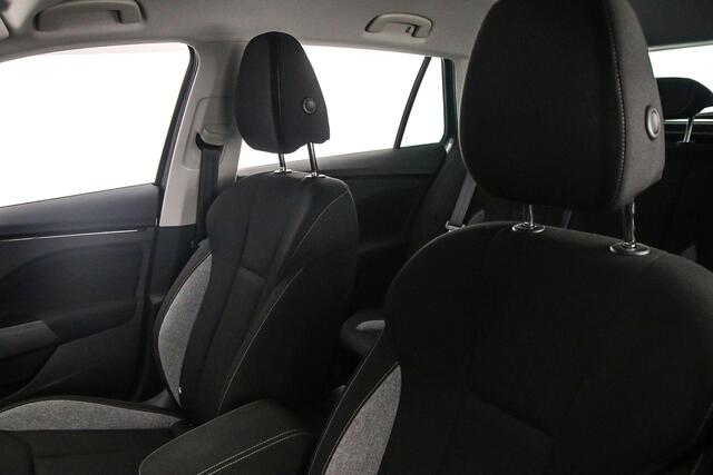 Skoda Kamiq Selection 1.0 TSI 115pk DSG Automaat Adaptive cruise control, Achteruitrijcamera, LED koplampen, Stoelverwarming, Parkeersensoren, App connect