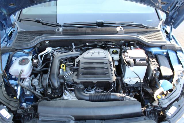 Skoda Kamiq 1.0-115pk TSI Sport Business AUTOMAAT ! Uiterst nette en goed onderhouden Skoda.