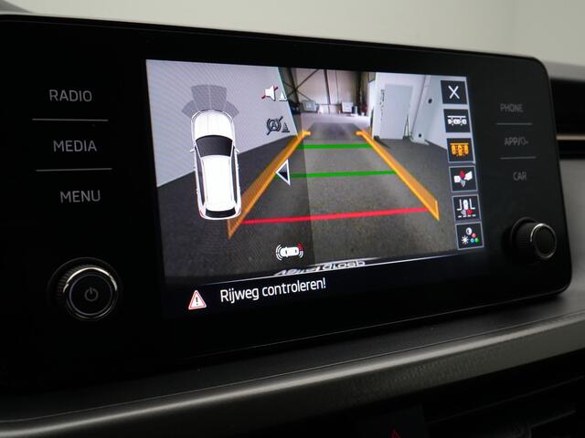 Skoda Kamiq 1.0 TSI 115 pk Style | Full LED koplampen | Achteruitrijcamera | Sportonderstel | Cruise Control | Carplay | DAB | 17 inch