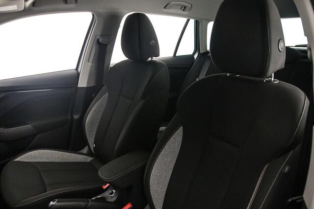 Skoda Kamiq Selection 1.0 TSI 115pk DSG Automaat Adaptive cruise control, Elektrische achterklep, Achteruitrijcamera, Stuurwiel verwarmd, Parkeersensoren, Stoelverwarming