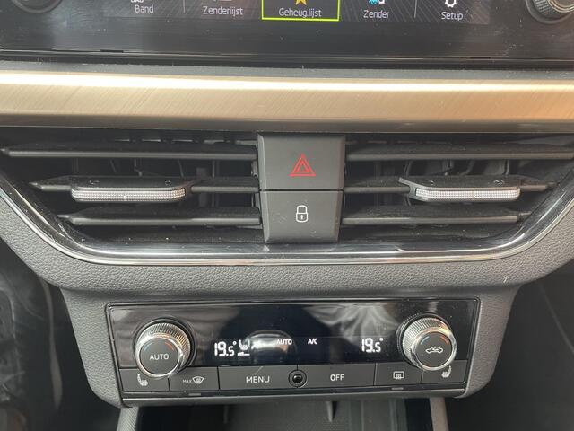 Skoda Kamiq 1.0 TSI 110pk DSG Style | Navigatie | Apple Carplay / Android auto | Parkeersensor achter | Cruise Control | Verwarmbare voorstoelen | Extra getint glas | Climate Control