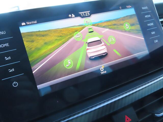 Skoda Kamiq 1.5 TSI ACT Monte Carlo DSG | pano dak | stoelverwarming | adaptive cruise