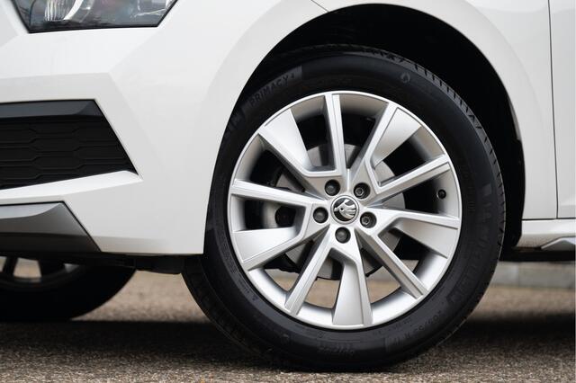 Skoda Kamiq 1.5 TSI ACT 150pk Business Edition | Org. NL | Trekhaak | Keyless | Camera | Stoel-Stuurverw. | Apple CarPlay