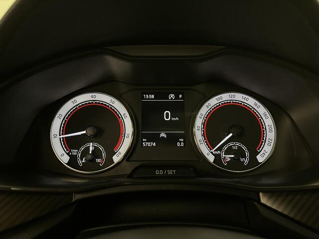 Skoda Kamiq 1.5 TSI ACT Monte Carlo Sport | Pano | Stoel/stuur verwarming | ACC |