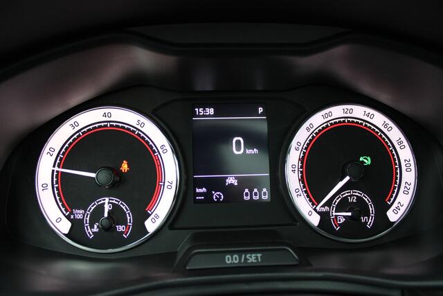 Skoda Kamiq 1.0 111PK DSG Monte Carlo |PANO-DAK|SPORTSTOELEN|17-INCH|