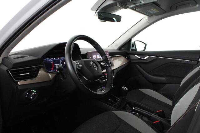 Skoda Kamiq 1.0 TSI Business Edition Rijk uitgerust!/Camera/keyless/18inch/Moon White Metallic