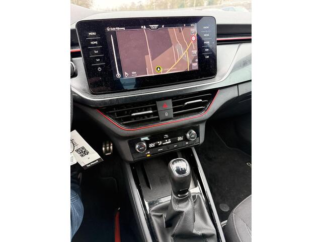 Skoda Kamiq 1.0 TSI Sport 110 PK 6 BAK | CARPLAY / NAVI | ECC |