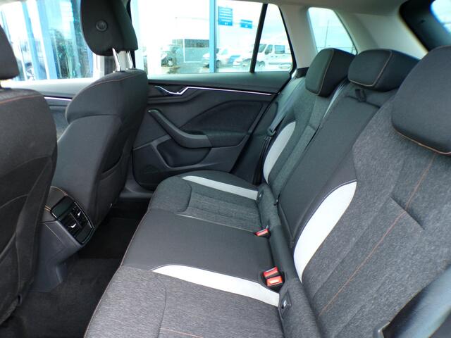 Skoda Kamiq 1.0 TSI Business Edition, Automaat / Carplay + Android Auto / Sensoren + Camera / Full LED / Keyless / Climate Control / 16'' LMV