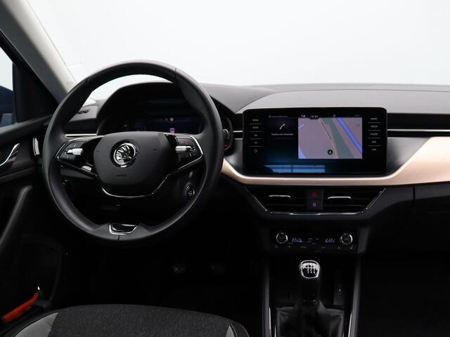 Skoda Kamiq 1.0 TSI Business Edition | Trekhaak | Stoelverwarming | Parkeersensoren voor en achter | Draadloze oplader |