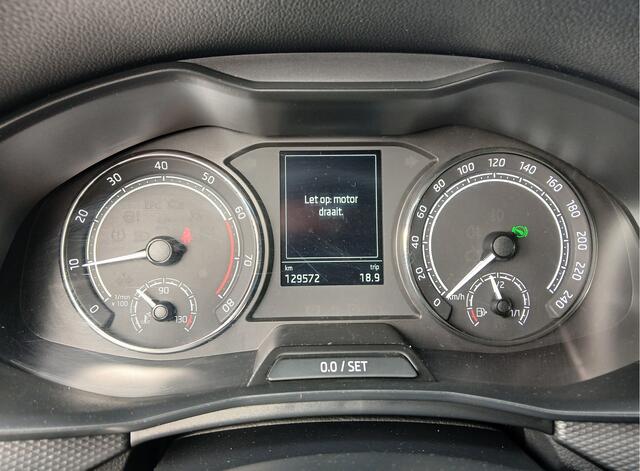 Skoda Kamiq 1.0 TSI Apple carplay / android auto / trekhaak / camera / 4 seizoenbanden