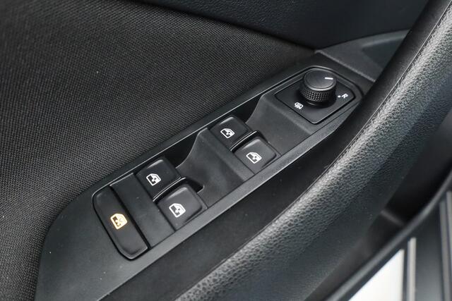 Skoda Kamiq 1.0 TSI Business Edition | Camera | All Season | Voorruitverw. | Cruise Control | LED | PDC V+A | CarPlay