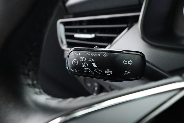 Skoda Kamiq 1.0 TSI Business Edition | Camera | All Season | Voorruitverw. | Cruise Control | LED | PDC V+A | CarPlay