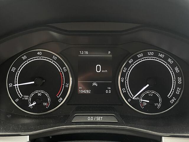 Skoda Kamiq 1.0 TSI 115pk Sport Business | Dealer onderhouden | Automaat | Led | Stoelverwarming | Cruise | All-season banden |