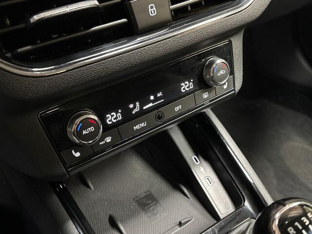 Skoda Kamiq 1.0 TSI Sport (VIRTUAL COCKPIT, APPLE CARPLAY, GROOT NAVI, CLIMATE, STOELVERWARMING, SPORTSTOELEN, PARKEERSENSOREN, KEYLESS, CRUISE, PARKEERSENSOREN, NIEUWE APK, NIEUWSTAAT)