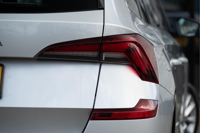 Skoda Kamiq 1.0 TSI Top Selection DSG | 5j. / 100.000km garantie | Navi by App | 17" | Camera | Stoel- Stuuverw.