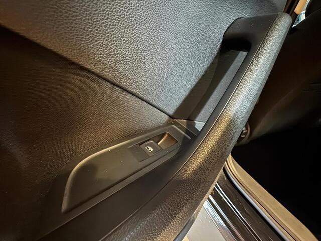 Skoda Kamiq 1.0 TSI Black Dots AppleCarplay Black edtion Navigatie LMV