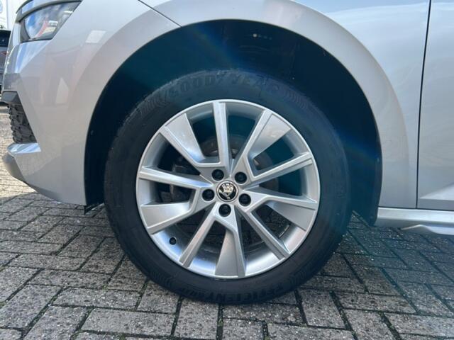 Skoda Kamiq 1.0 TSI STYLE ELEK-KLEP/LED/CRUISE/PDC/STOELVERW/CARPLAY