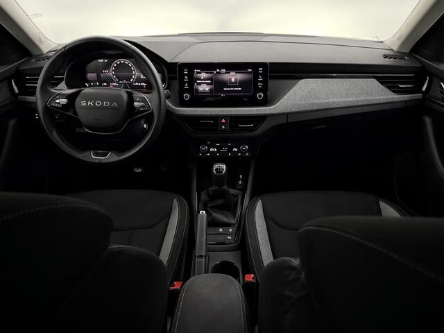 Skoda Kamiq 1.0 TSI Black Dots Camera, Apple carplay, Stoelverwarming, Virtual desk, Keyless start, Cruise control, A start stop, 1 jaar garantie