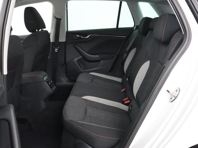 Skoda Kamiq 1.0 TSI Style | Automaat | Carplay | Keyless | Climate control | Full LED | Parkeerhulp | Cruise control | Bluetooth | Regensensor | Getint glas