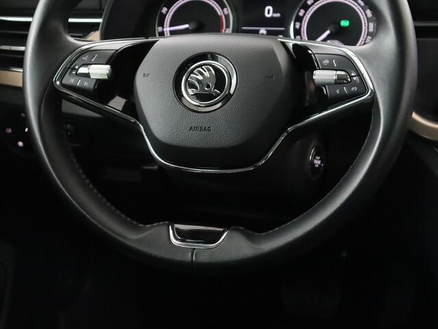 Skoda Kamiq 1.0 TSI Style | Automaat | Carplay | Keyless | Climate control | Full LED | Parkeerhulp | Cruise control | Bluetooth | Regensensor | Getint glas