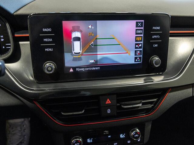Skoda Kamiq 1.5 TSI ACT Monte Carlo / 150pk / Panorama dak / Achteruitrij camera / Stoel en stuur verwarming /